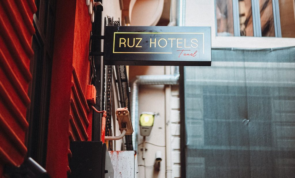 工程案例：电影小镇景区景区引导售卖一体机