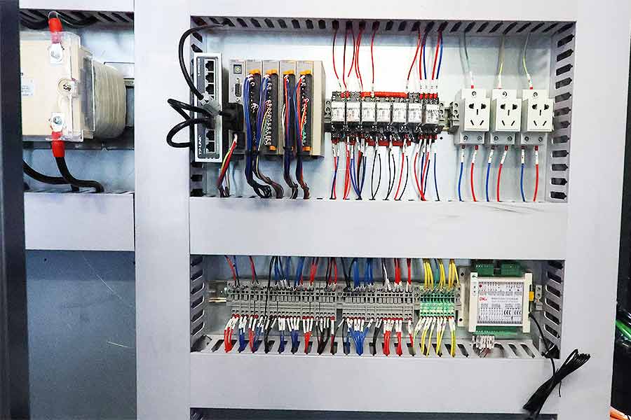 K9-1331 全封闭工作台移动式五轴加工中心（图片 6）