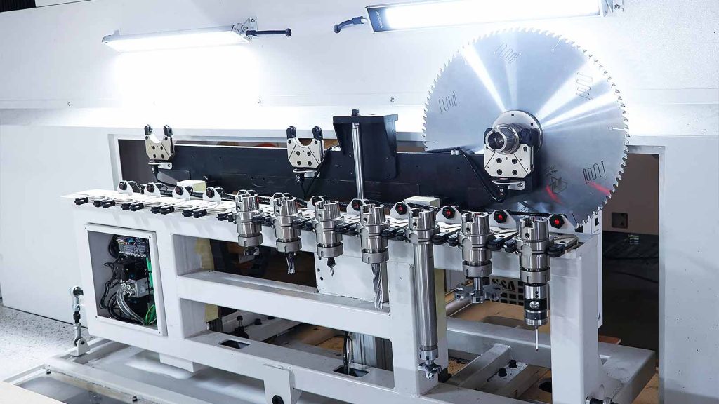 K9-1331 全封闭工作台移动式五轴加工中心（图像 4）