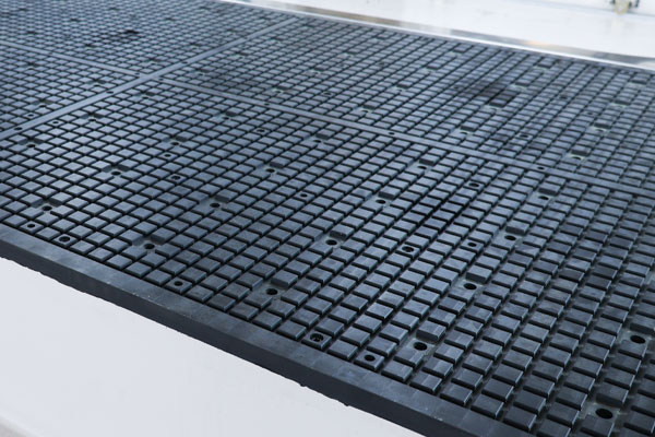 K10-3113 / 全封闭龙门式移动 5 轴加工中心（图像 10）