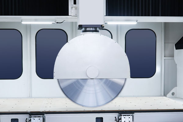 K11-3113 / 全封闭式 4 轴锯切复合加工中心（图像 8）