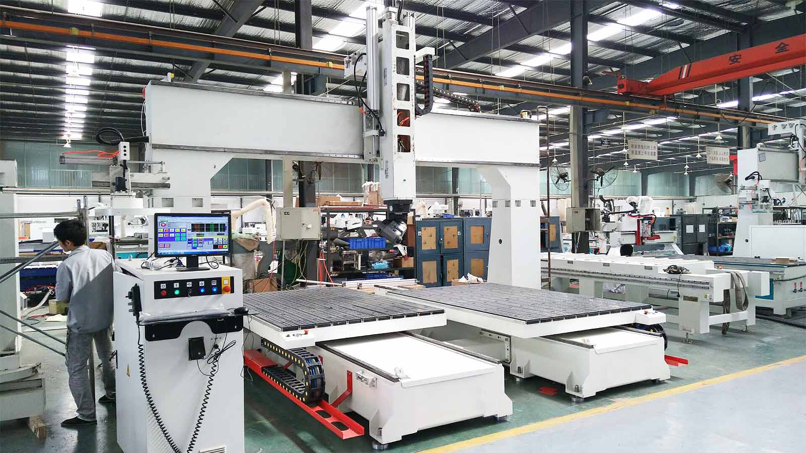 P9-2513 / 工作台移动式 5 轴加工中心（图像 4）