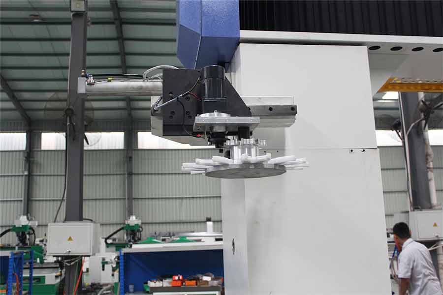 P9-2513 / 工作台移动式 5 轴加工中心（图像 7）