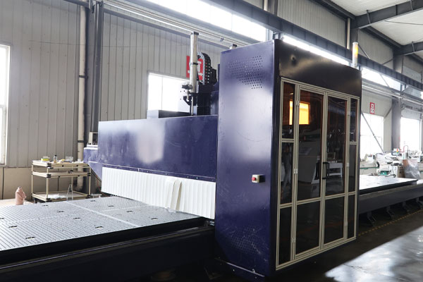 PD009-30120 / 半封闭五轴复合加工中心（图像 5）