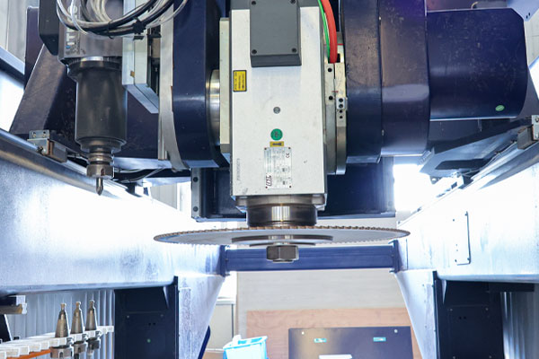 PD009-30120 / 半封闭 5 轴复合加工中心（图像 6）