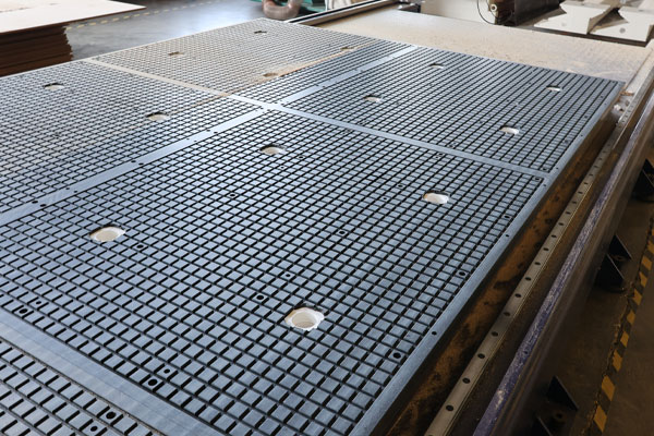 PD009-30120 / 半封闭 5 轴复合加工中心（图像 8）